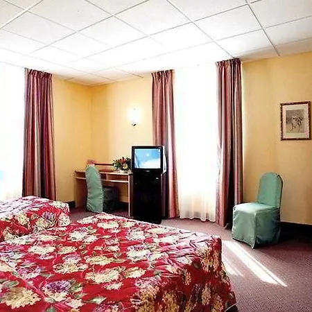 Le Bristol Hotel 4*