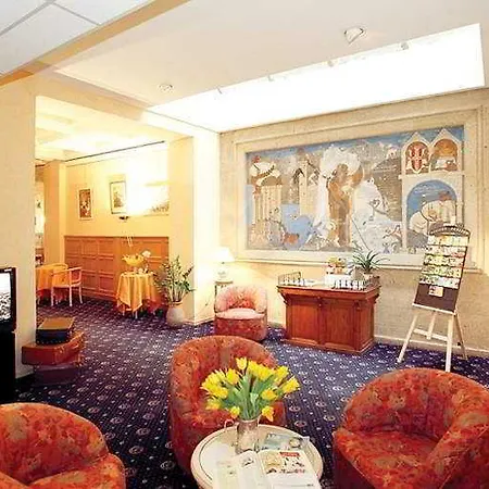 Le Bristol Hotel